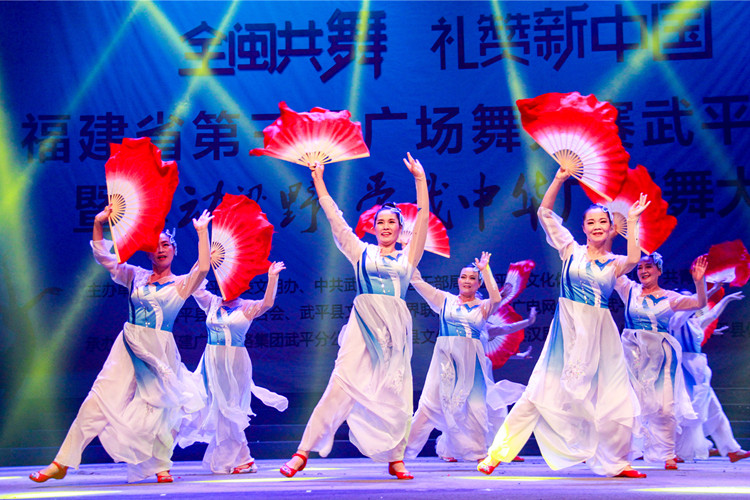一等獎《戲韻》2.jpg