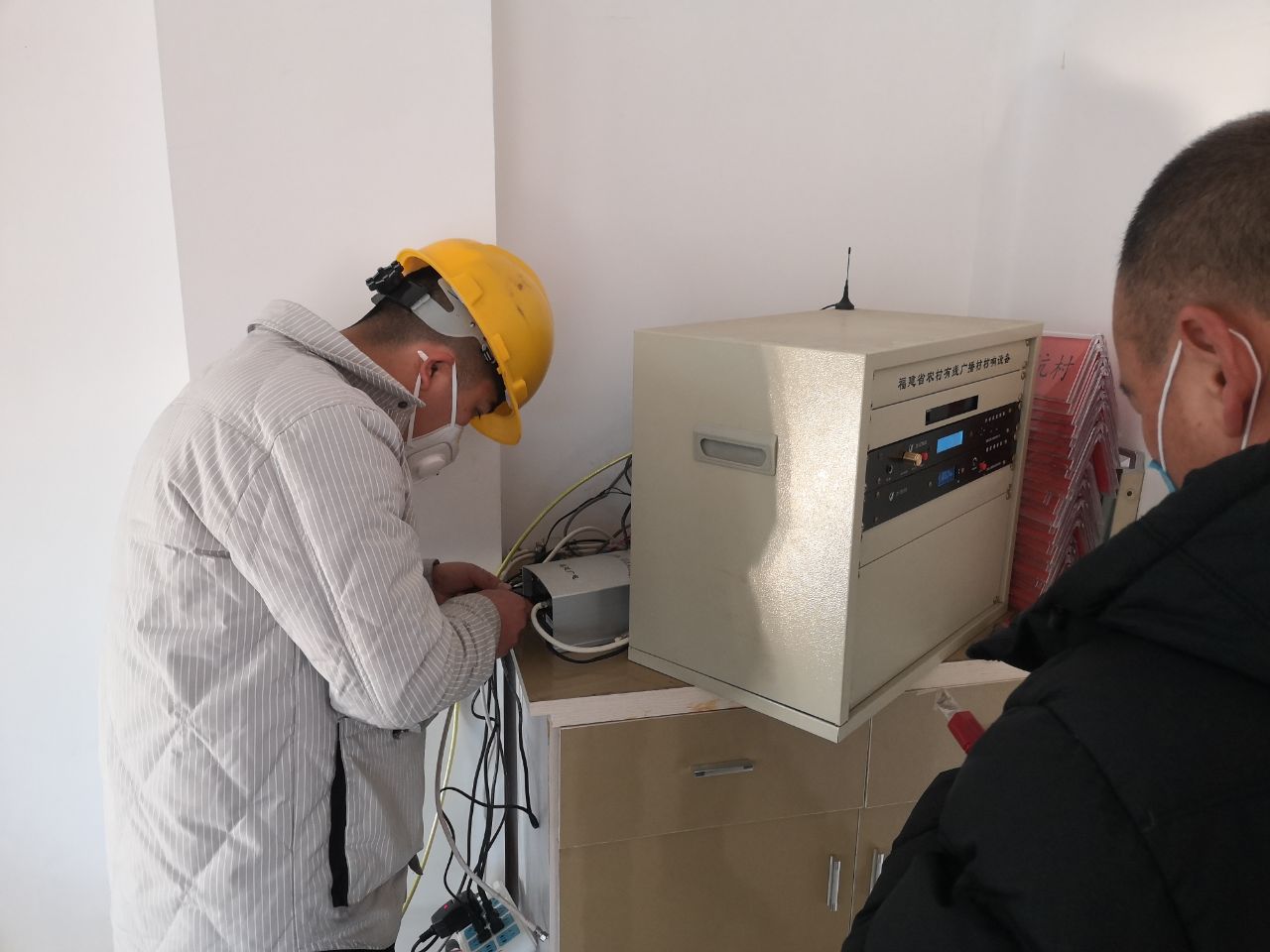 村村響設備調試 (1).jpg